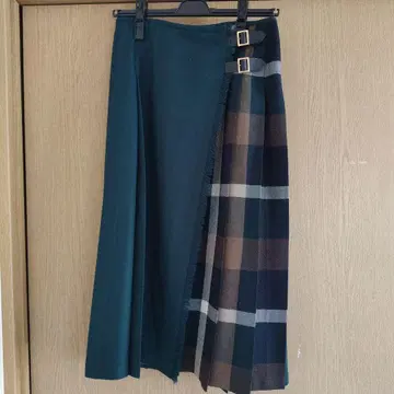 BlueLabelCRESTBRIDGE 울 소재 랩 스커트