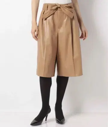 새상품급 아나이 ANAY 하프 팬츠 사이즈 38