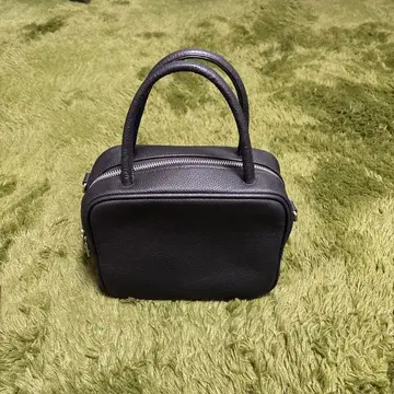 블랙 가죽 핸드백