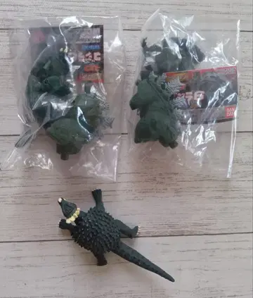 HG 고질라 6 고질라 '62 HG 고질라 4 앙기라스 '68 3체