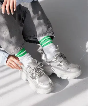 로리즈팜 통굽 스니커즈