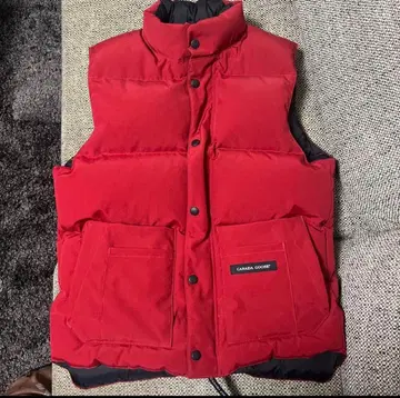 CANADA GOOSE 레드 다운 베스트