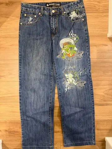 DISCOVERY PLANET 자수 데님 팬츠 사이즈 32