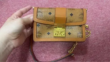 MCM 브라운 가죽 숄더백