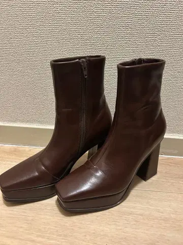 브라운 스퀘어토 부츠