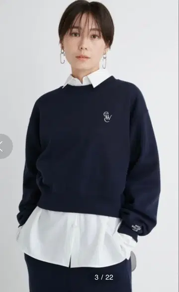 [ 새상품 ] emmi atelier ewc 숏 기장 로고 맨투맨