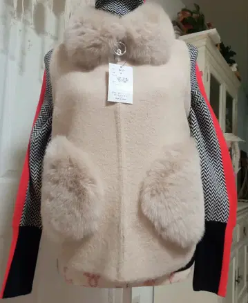 베이지 플리스 베스트 퍼 포함