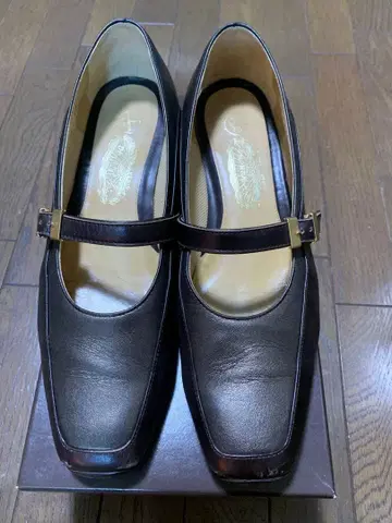 GINZA Yoshinoya 요시노야 다크 브라운 가죽 스트랩 펌프스