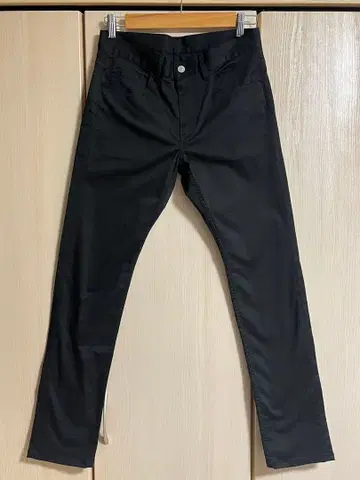 BEAUTY & YOUTH 슬림핏 블랙 팬츠