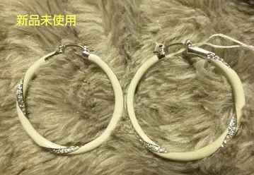 반돔 부티크 아이보리 후프 귀걸이 (택 포함)