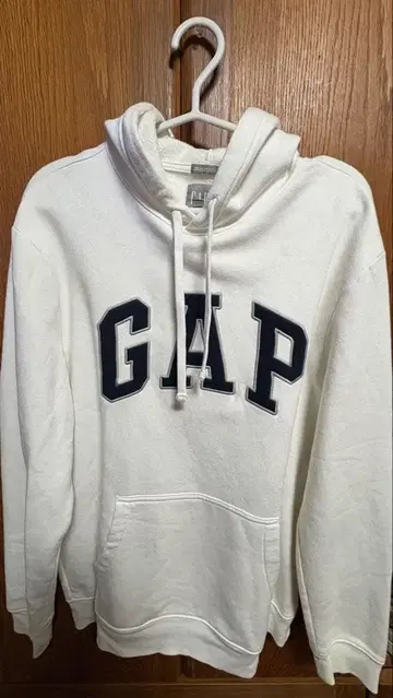 GAP 화이트 후드 부착 후드티