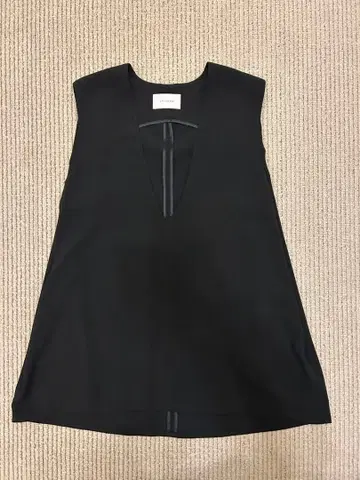 시뇽 F 블랙 베스트 V넥 올 시즌