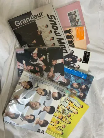 Snow Man CD 초회반 데뷔부터 8장 묶음 판매