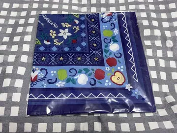 트위스테 케르카로트 손수건