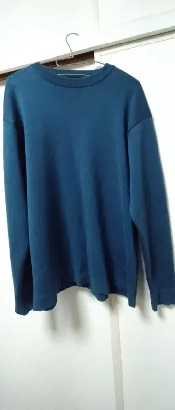 CITY 다크 블루 크루넥 니트