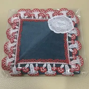 치카자와 레이스 손수건 독버섯