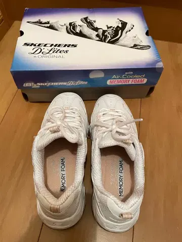SKECHERS D'Lites 25.0cm 화이트