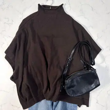 미즈이로 인드 보틀넥 케이프 판초 브라운 울 혼방