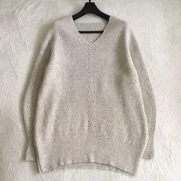 allureville 알아바일 캐시미어 혼방 V넥 아제 튜닉 사이즈 2