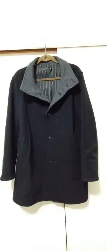 Audience IV 블랙 피 코트