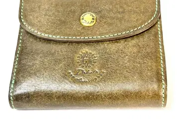 Dakota 브라운 가죽 3단 폴더형 지갑 엠보싱 로고 포함