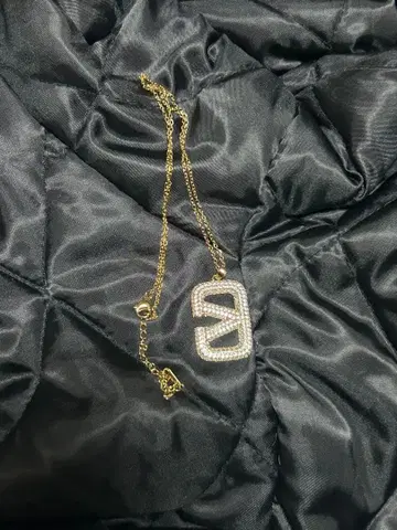 발렌티노 목걸이