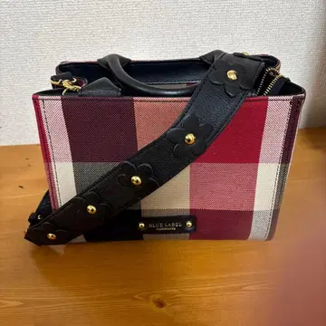 BLUE LABEL 체크 무늬 숄더백