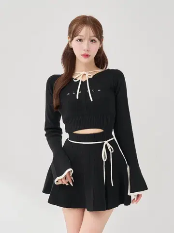 다리치 허리 오픈 리본 디자인 니트 미니 원피스 블랙