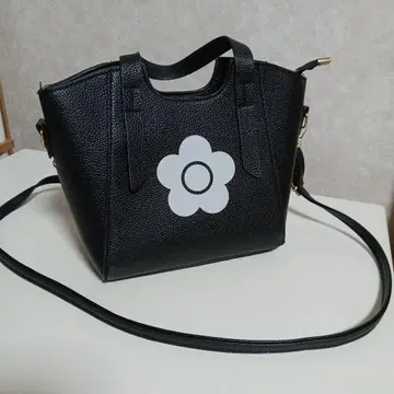 플라워 모티브 블랙 숄더백