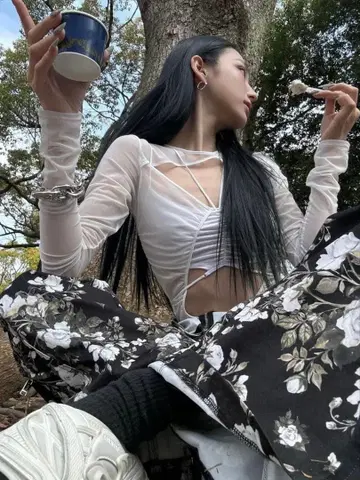 [ melt the lady ] sheer cover tops white