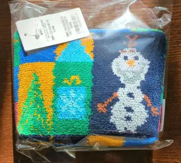 [ 미개봉 새상품 ] 페이저 올리프 웜 허그 파우치 디즈니 프로즌