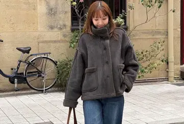 카날 진 엘 마르 페이크 무스탕 자켓