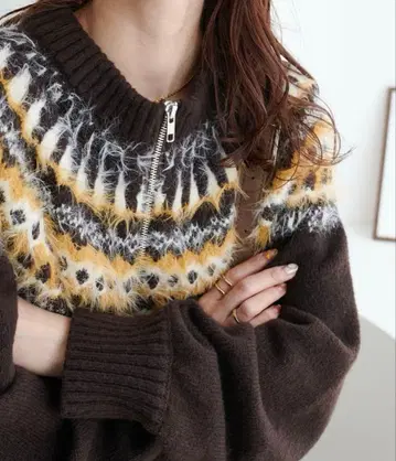 Discoat 큐신 패턴 W 지퍼 풀오버 브라운 완판 색상