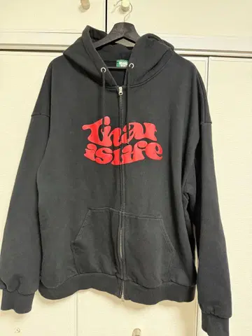 that's Life (댓츠 라이프) 블랙 지퍼 후드티