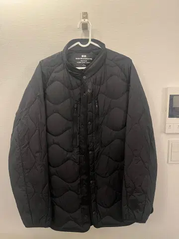 유니클로 화이트 마운티니어링 XL 다운 자켓