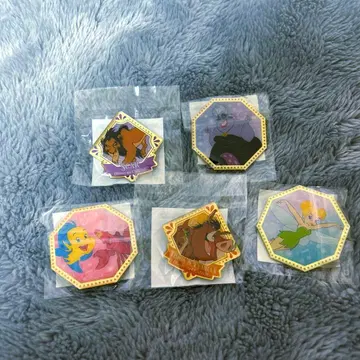 디즈니 온 클래식 핀 배지