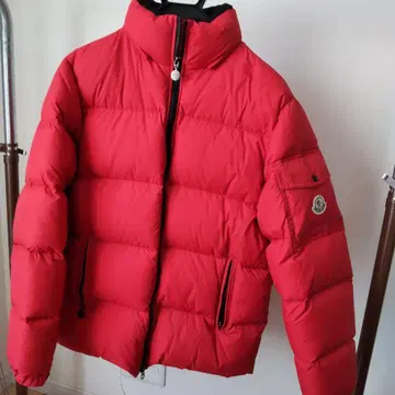 MONCLER 레드 다운 자켓