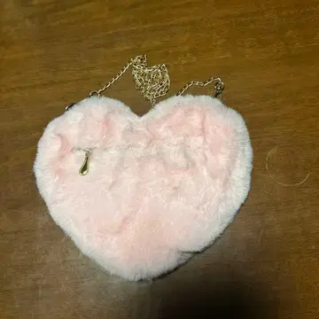 하트 모양 퍼 숄더백
