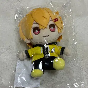 스니스트 앉은 봉제 인형 야나토