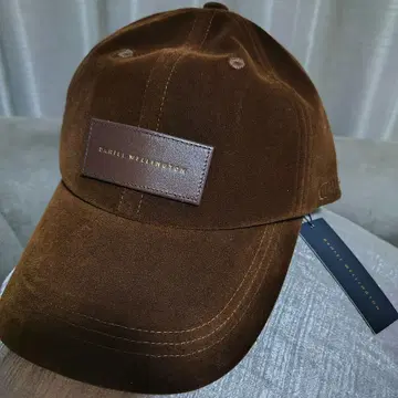 [ 구하기 어려움 ] DANIEL WELLINGTON 벨로아 캡 브라운