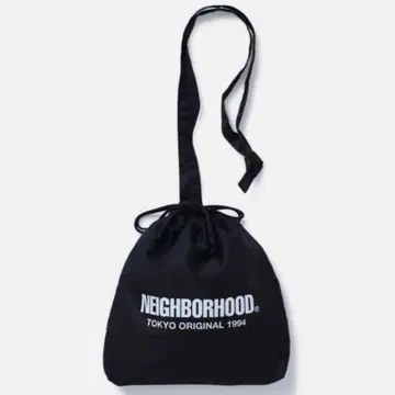 2회 사용한 컨디션 최상 네이버후드 드로우 스트링 숄더백 사코슈