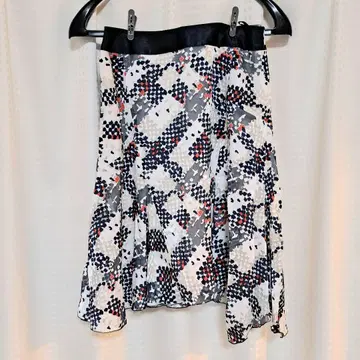 최종 가격 인하 INDIVI 랜덤 플레어 스커트 38