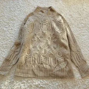 네이처 캐시미어100 베이지 하이넥 케이블 니트 스웨터 고급