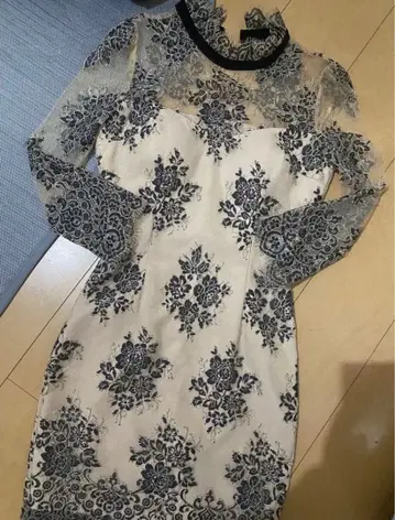 꽃무늬 레이스 드레스 아이보리/네이비