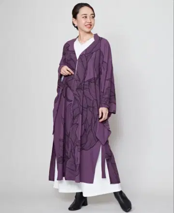 보라색 꽃무늬 겉옷