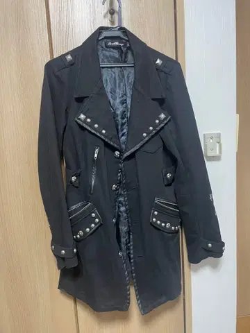 Sexpot Revenge 스터드 부착 자켓 L 사이즈