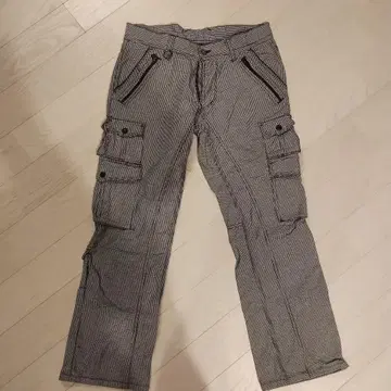 카고 팬츠 HIDEAWAYS (하이) . 화이트 블랙 하운드투스