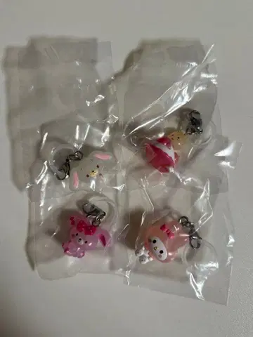 산리오 윳토메지루시 액세서리 4개 세트