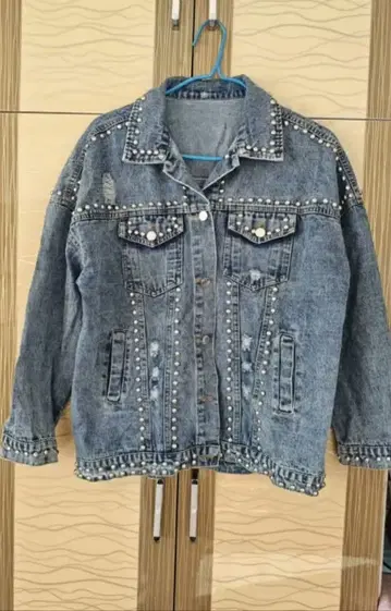 스터드 장식 데님 자켓