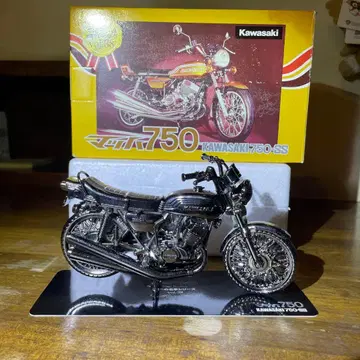 Kawasaki 750-SS 1/12 스케일 모델